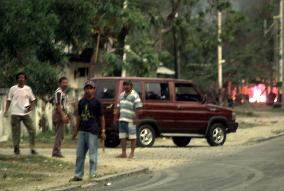 Pro-Indonesia militias threaten journalists in Dili